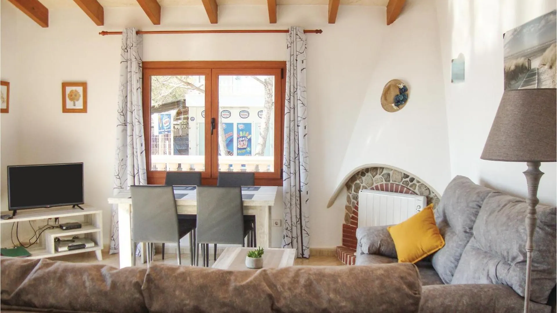 Stunning Home In Ses Covetes With Kitchen Spagna